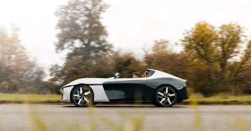Longbow Speedster e Roadster: le supercar elettriche da meno di 1.000 kg che fanno tremare Tesla 