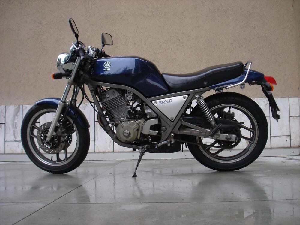 Yamaha SRX 600 (2)
