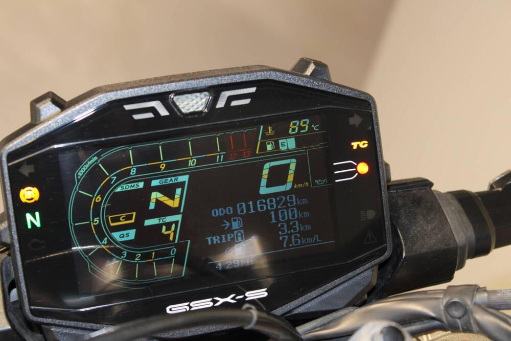 Suzuki GSX-S1000 (2021 - 25) (6)