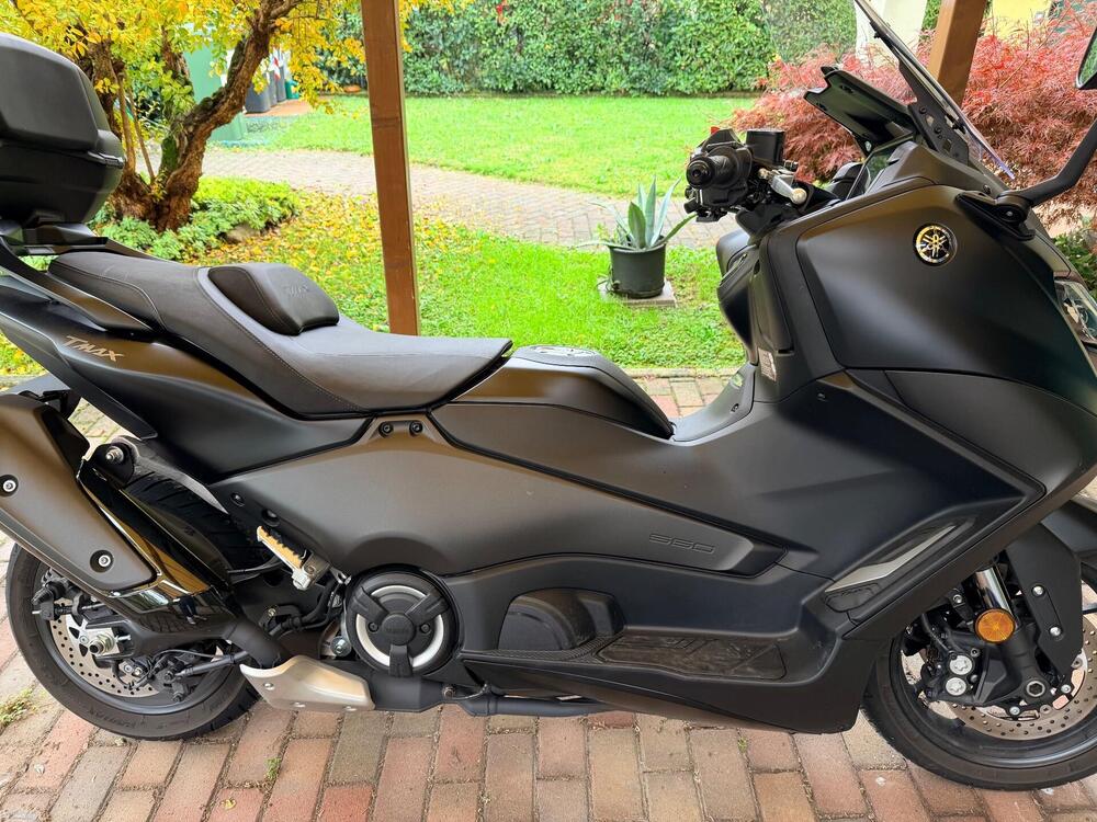 Yamaha T-Max 560 (2022 - 24) (3)