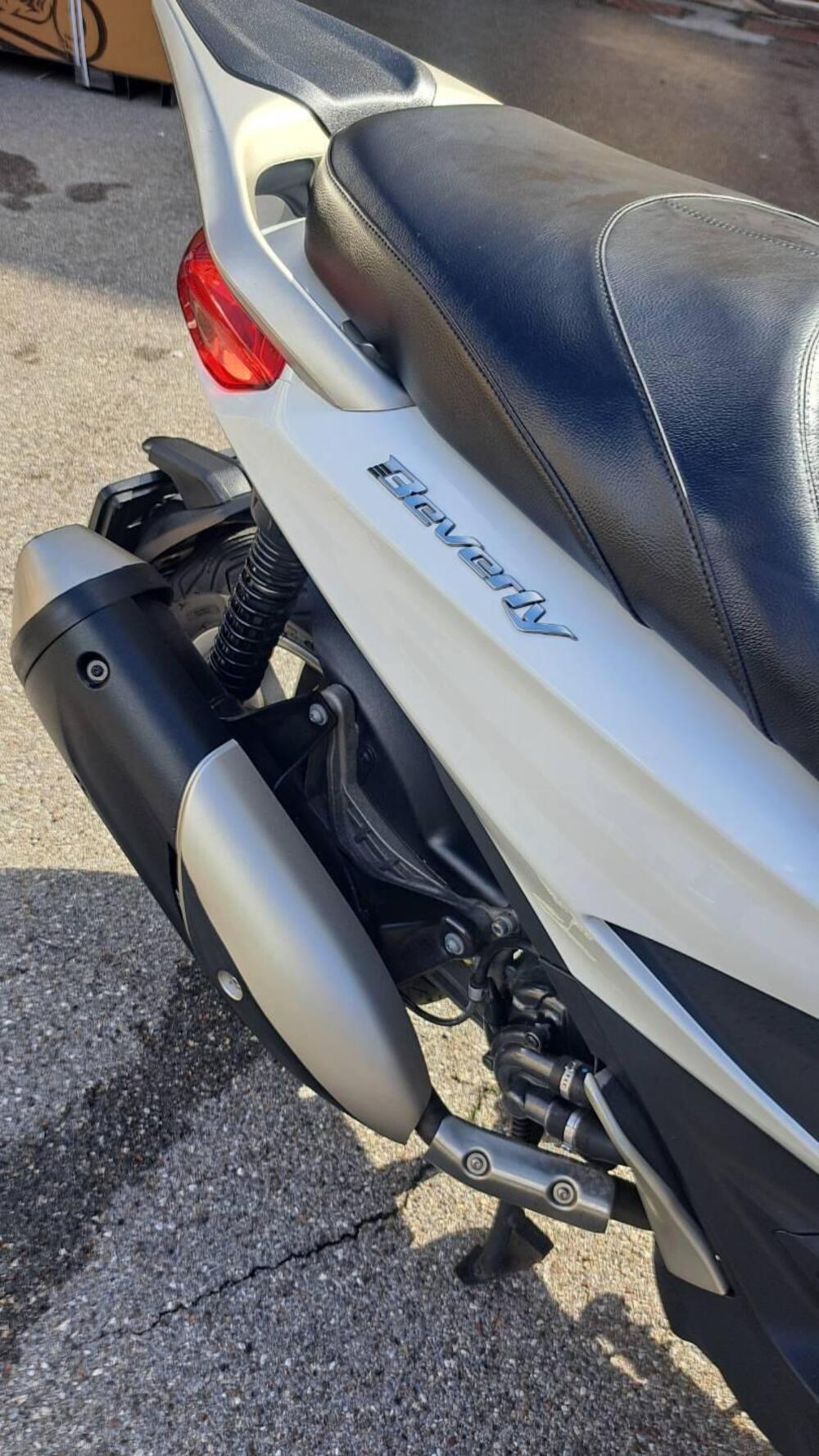 Piaggio Beverly 300 ABS-ASR (2021 - 25) (5)