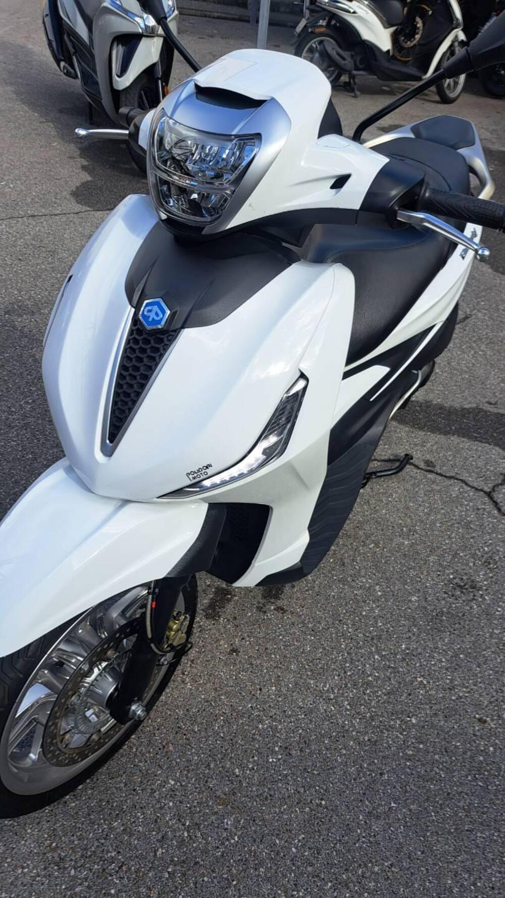 Piaggio Beverly 300 ABS-ASR (2021 - 25) (6)