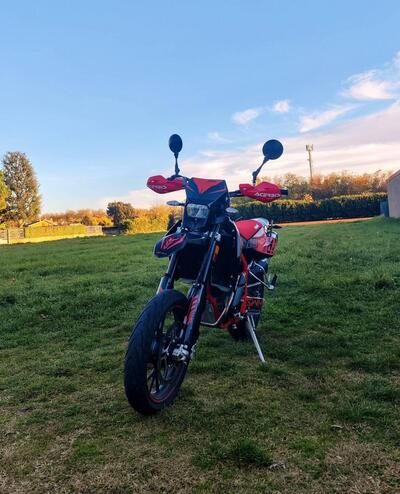 Swm SM 125 R (2022 - 24) usata