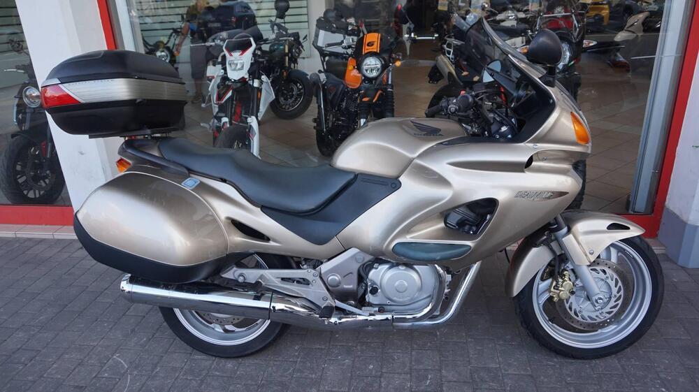 Honda Deauville 650 (1998 - 01) (2)