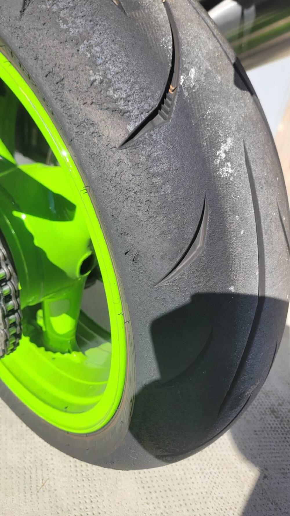 Kawasaki Ninja 750 ZX-7R (1996 - 00) (9)