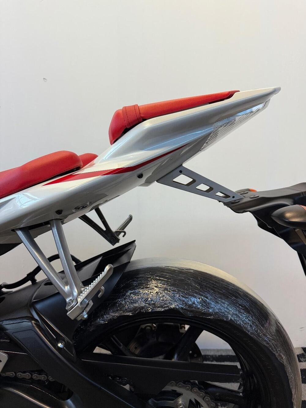 Yamaha YZF R6 (2006 - 07) (4)