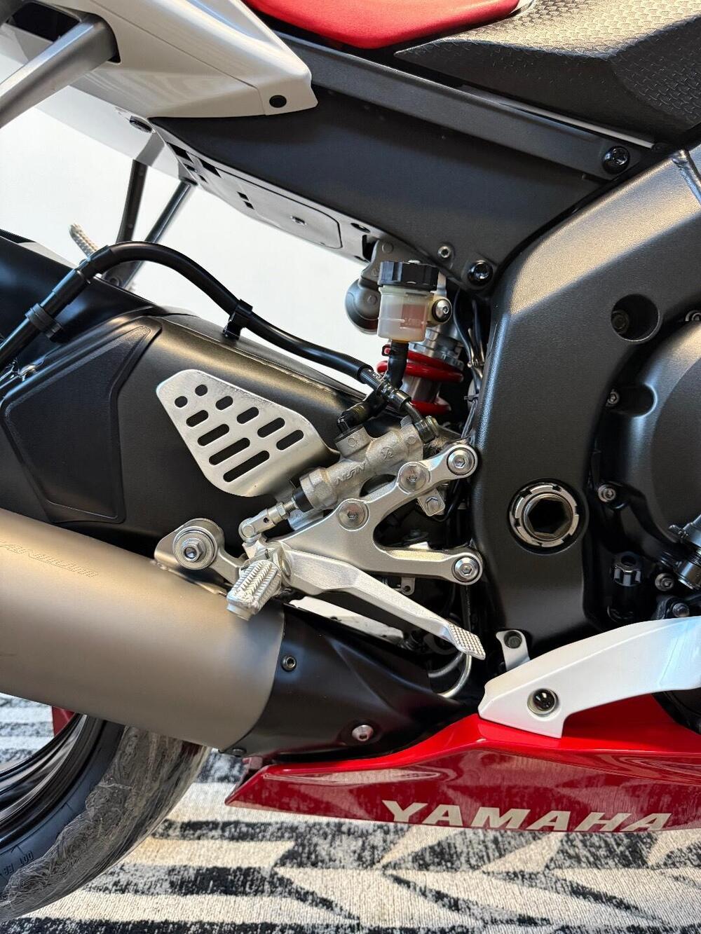 Yamaha YZF R6 (2006 - 07) (7)