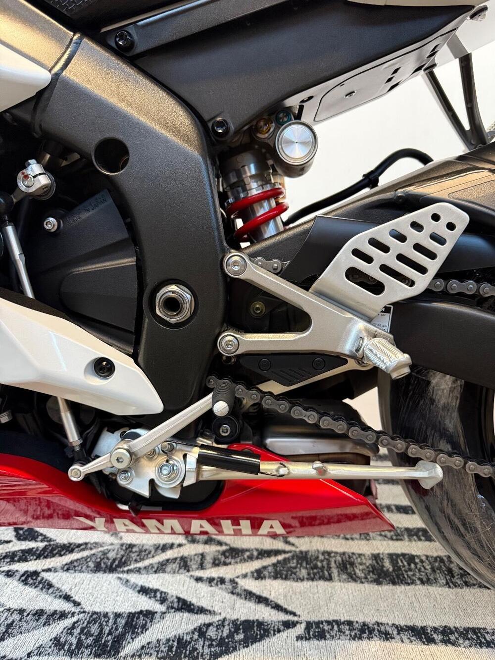 Yamaha YZF R6 (2006 - 07) (8)