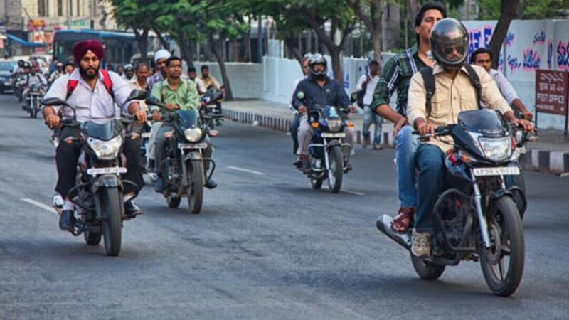 REPORTAGE: ecco come si va in moto in India [VIDEO]
