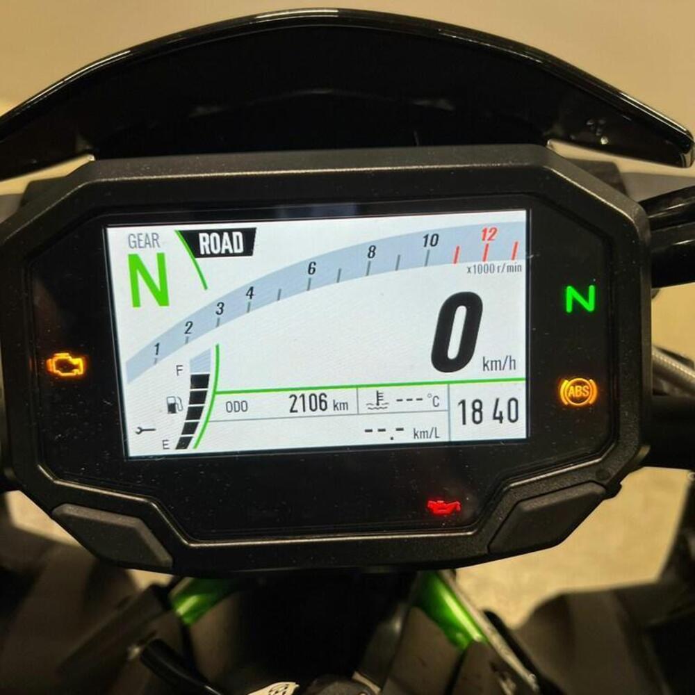 Kawasaki Z 900 SE (2022 - 24) (5)