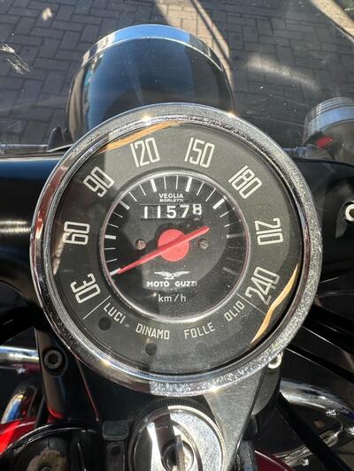 Moto Guzzi V7 creola d'epoca