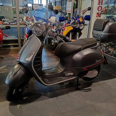 Vespa GTS 300 Super Hpe (2018 - 19) usata