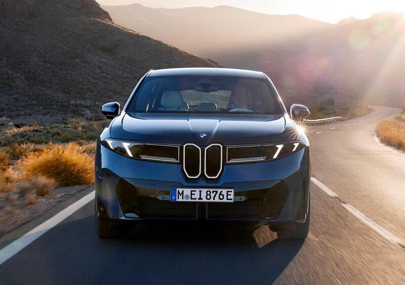 BMW iX3 (2025-->>) (4)