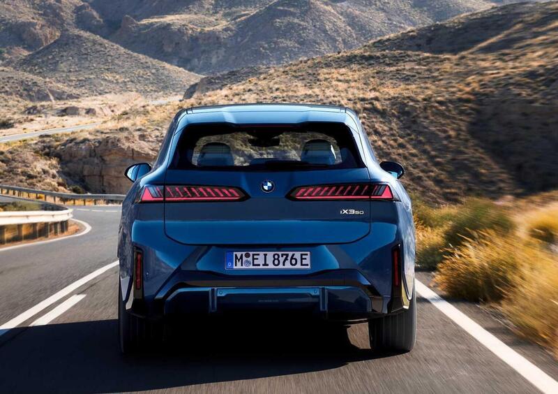 BMW iX3 (2025-->>) (8)