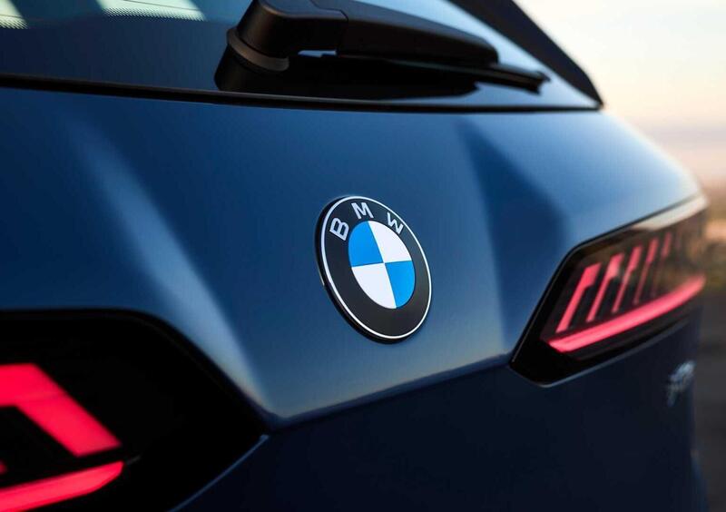 BMW iX3 (2025-->>) (21)