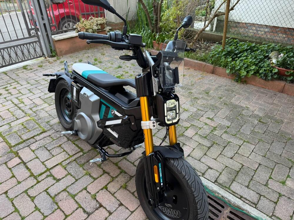 Bmw CE 02 (2024 - 26) (4)