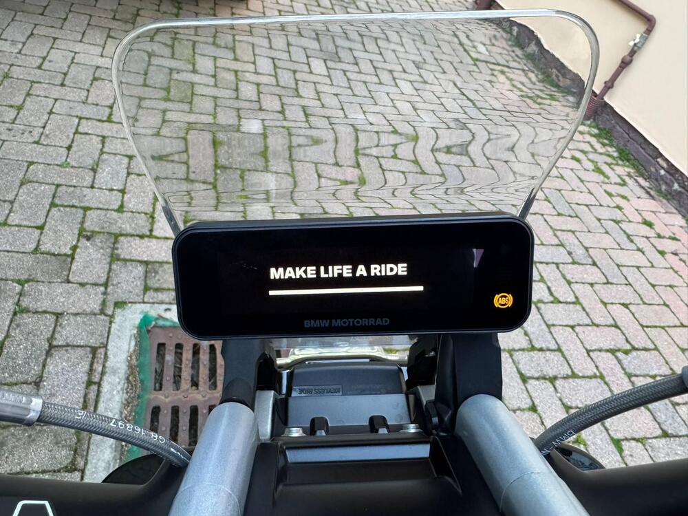 Bmw CE 02 (2024 - 26) (6)