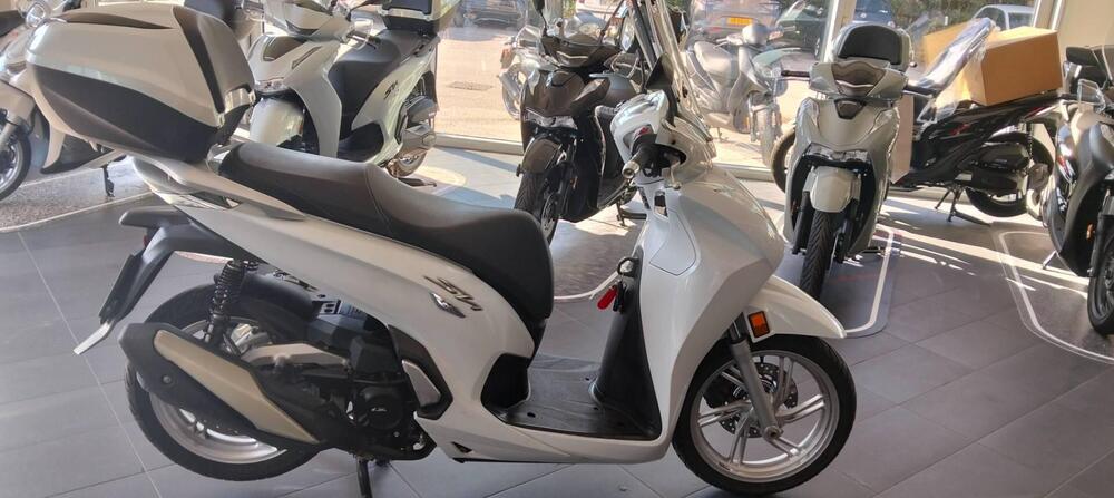 Honda SH 350 (2021 - 24) (2)