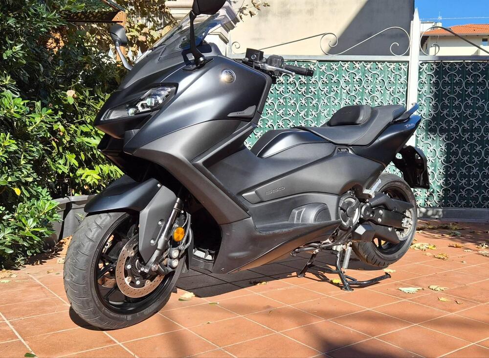 Yamaha T-Max 560 (2022 - 24) (6)