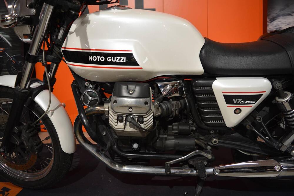 Moto Guzzi V7 Classic (2008 - 12) (17)
