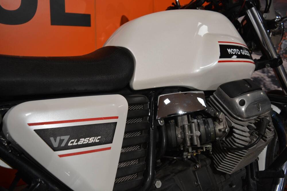 Moto Guzzi V7 Classic (2008 - 12) (10)