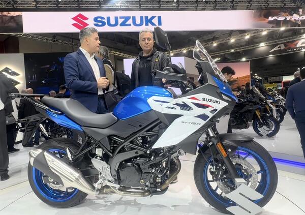 Suzuki SV-7 GX:  il ritorno del leggendario bicilindrico in versione crossover a EICMA 2025 [VIDEO]