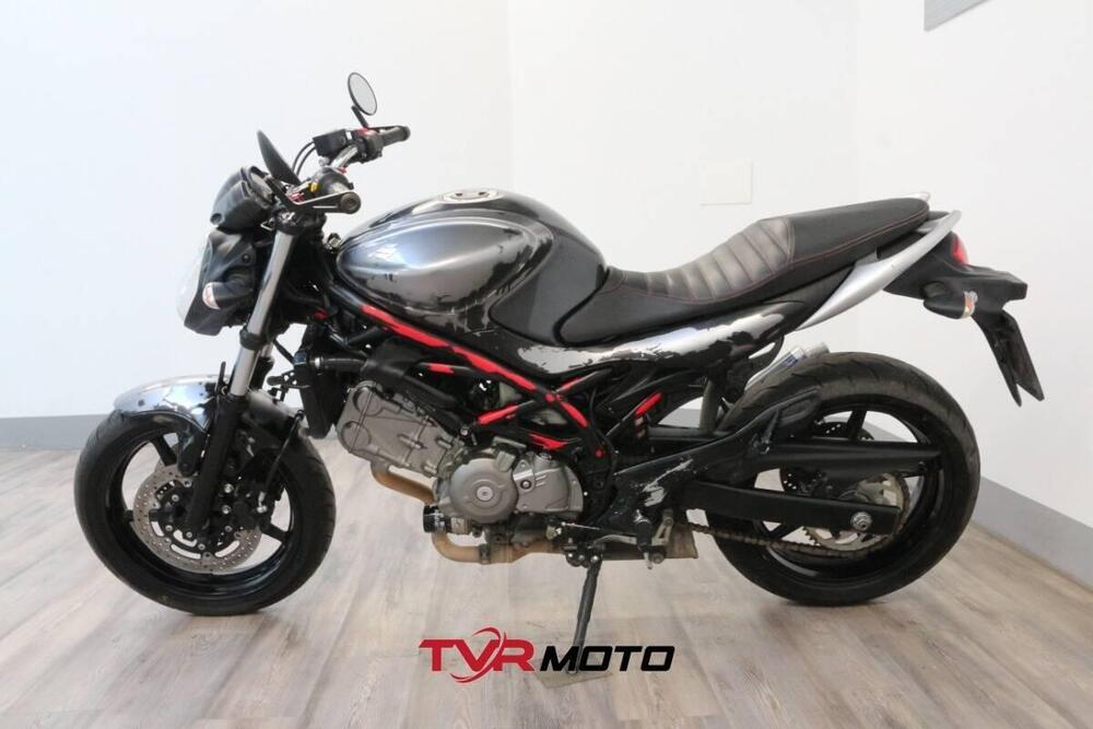 Suzuki Gladius 650 SFV (2009 - 15) (5)