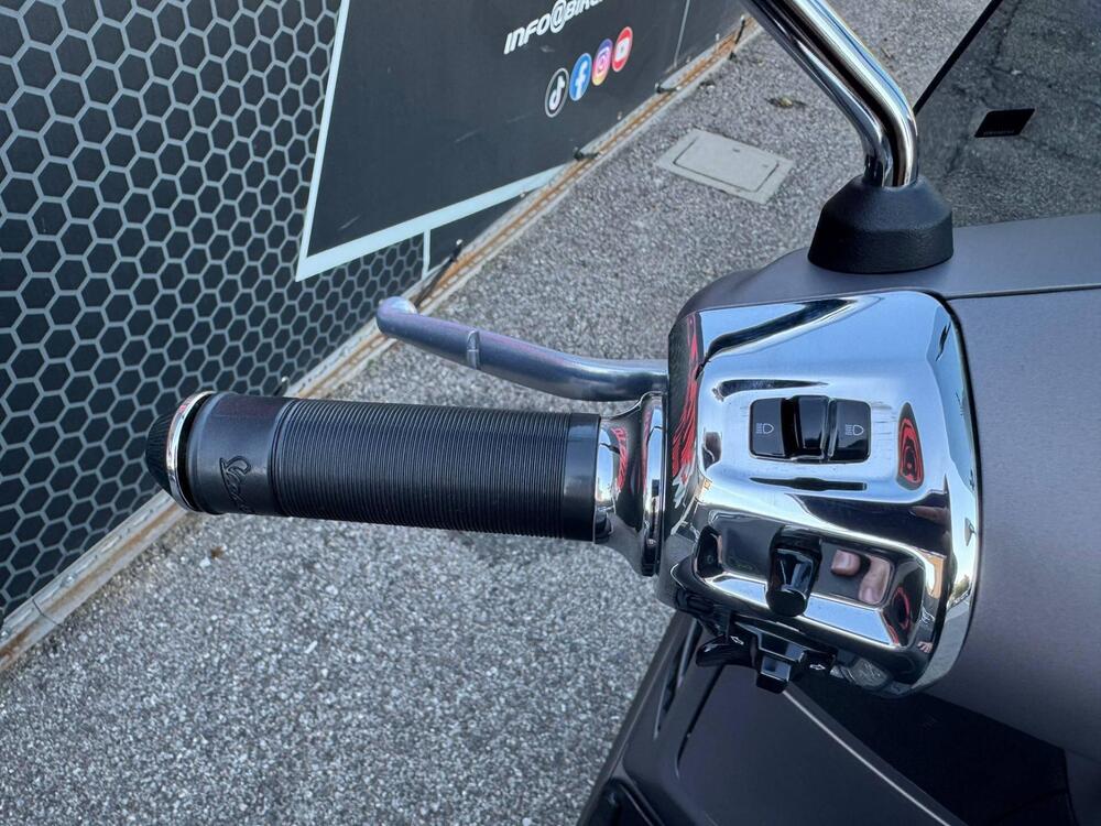 Vespa GTS 300 Super Tech (2023 - 24) (15)