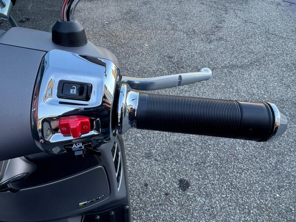 Vespa GTS 300 Super Tech (2023 - 24) (16)