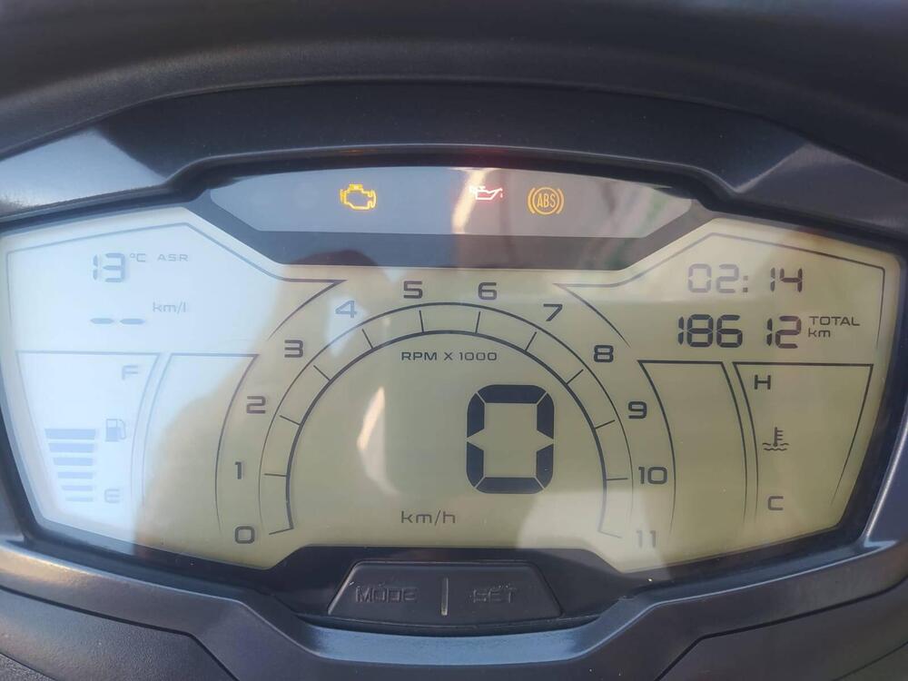 Piaggio Beverly 400 ABS-ASR (2021 - 24) (9)