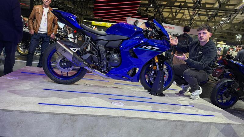 Yamaha R7: tutti gli aggiornamenti della nuova Supersport a EICMA 2025 [VIDEO]