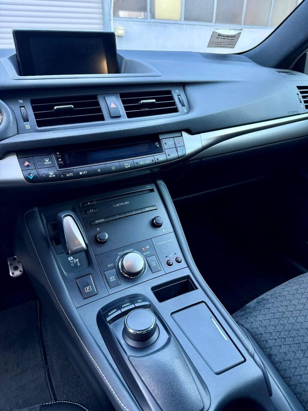 Lexus CT usata a Milano (6)