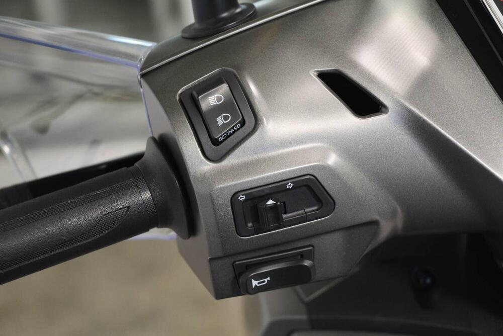 Voge Sfida SR16 200 (2025 - 26) (11)