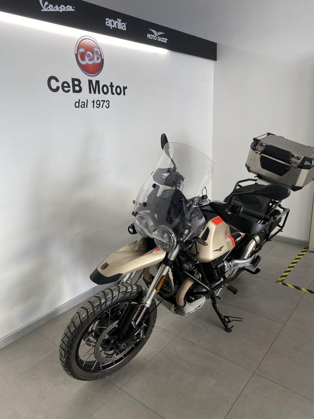 Moto Guzzi V85 TT Travel (2021 - 23) (3)
