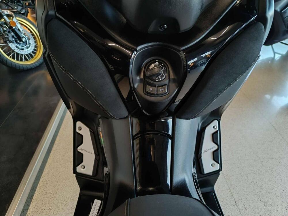 Yamaha X-Max 300 Iron Max (2019 - 20) (6)