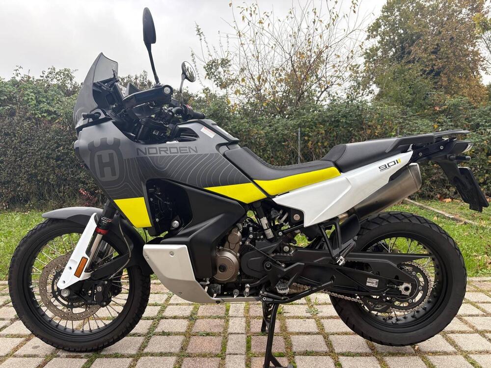 Husqvarna Norden 901 (2022 - 25)