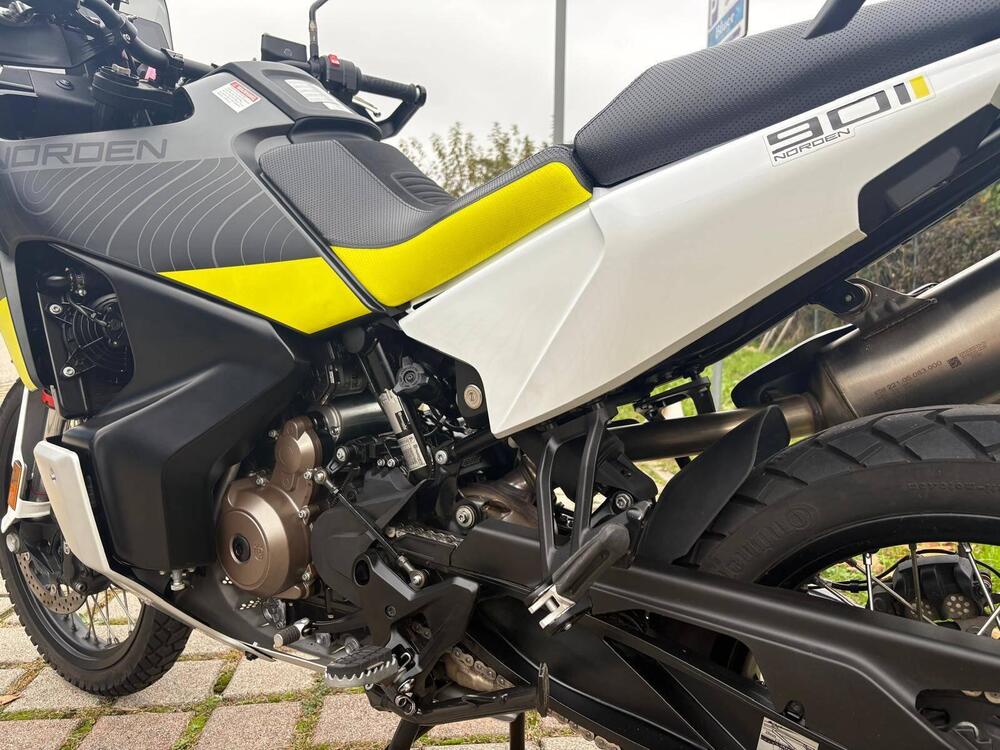 Husqvarna Norden 901 (2022 - 25) (3)