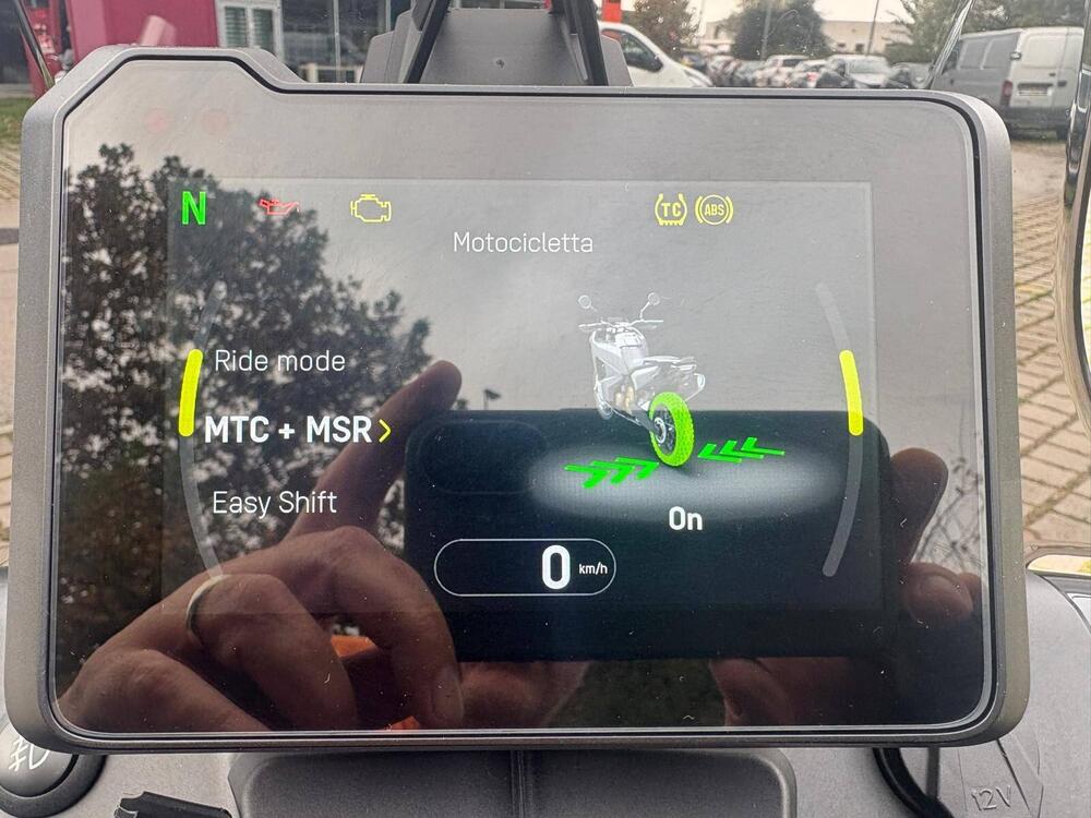 Husqvarna Norden 901 (2022 - 25) (9)