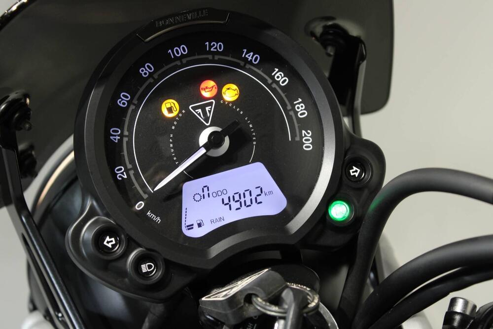 Triumph Scrambler 900 Stealth Edition (2024) (6)