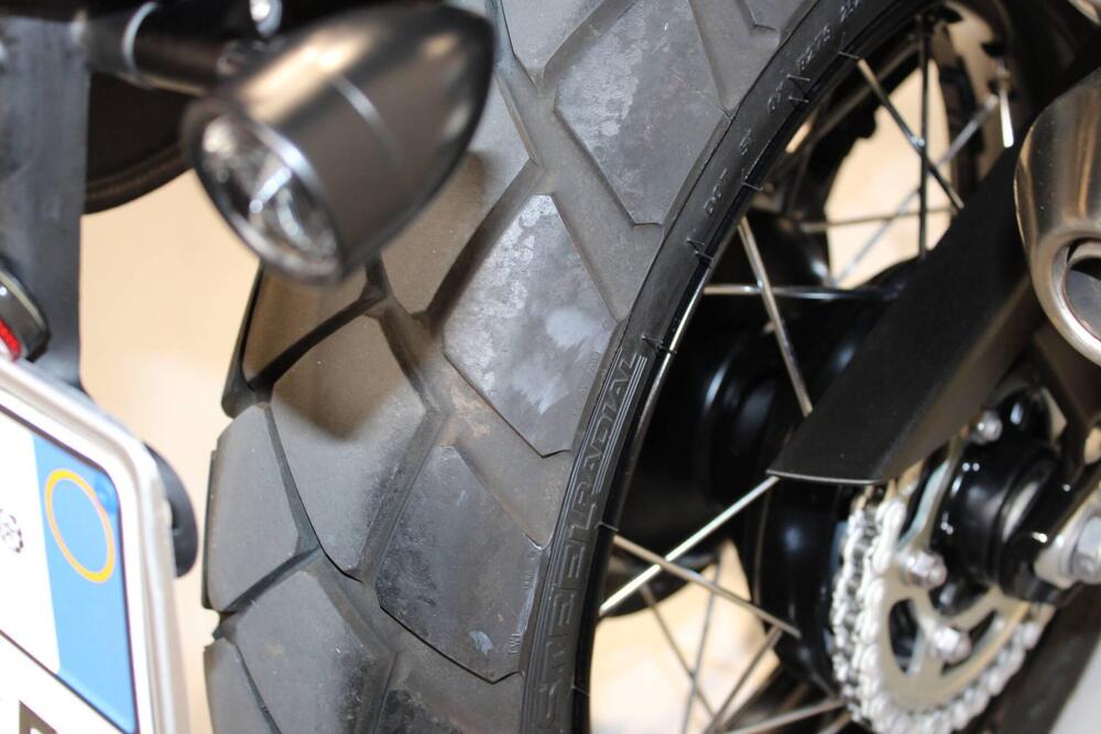 Triumph Scrambler 900 Stealth Edition (2024) (9)