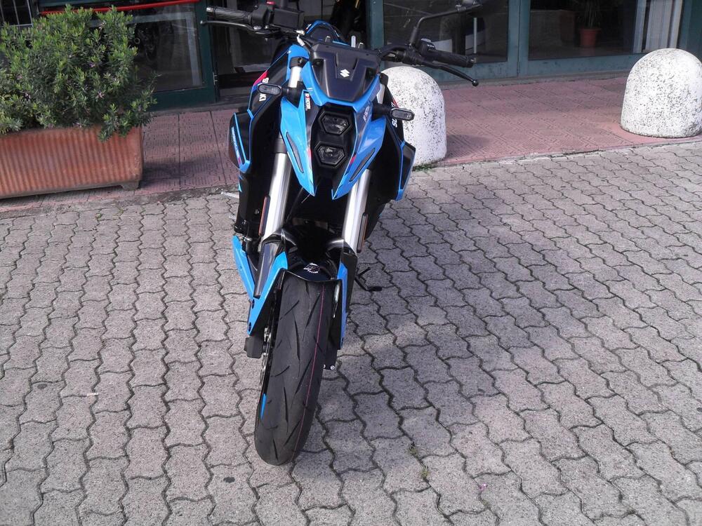 Suzuki GSX-8S (2025 - 26) (2)