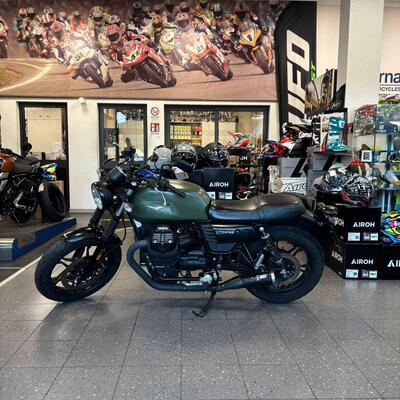 Moto Guzzi V7 III Stone (2017 - 20) usata