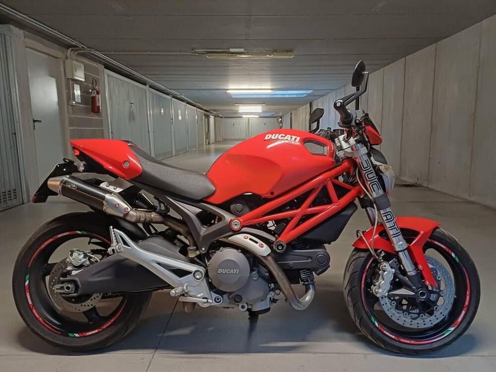 Ducati Monster 696 Plus (2007 - 14) (2)