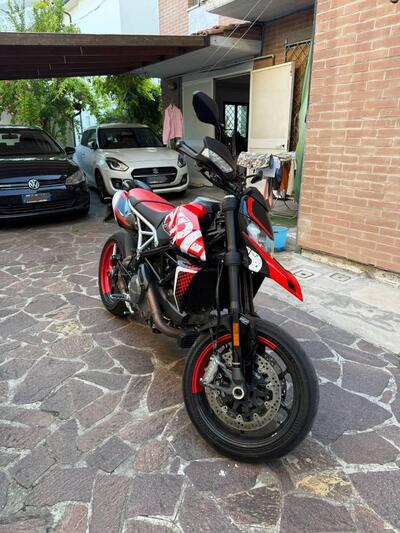 Ducati Hypermotard 950 RVE (2022 - 25) usata