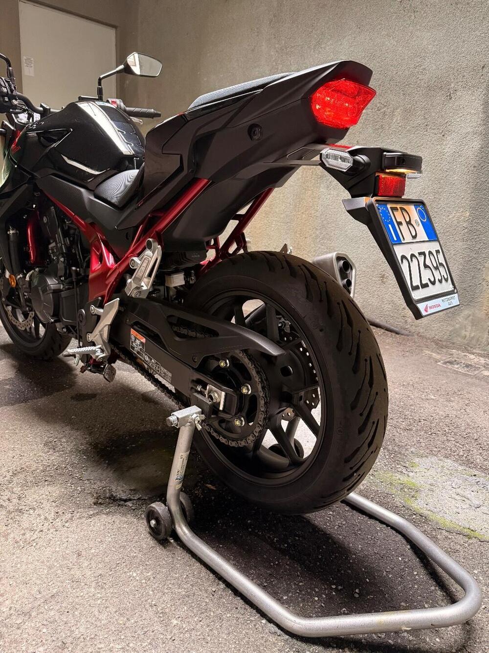 Honda CB 750 Hornet (2023 - 24) (3)