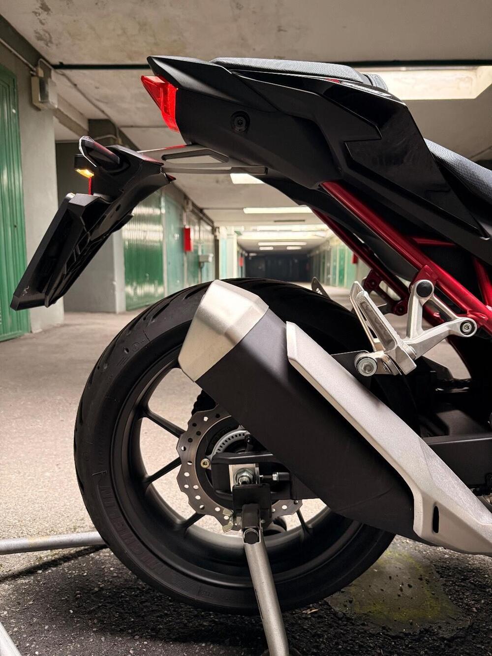 Honda CB 750 Hornet (2023 - 24) (6)