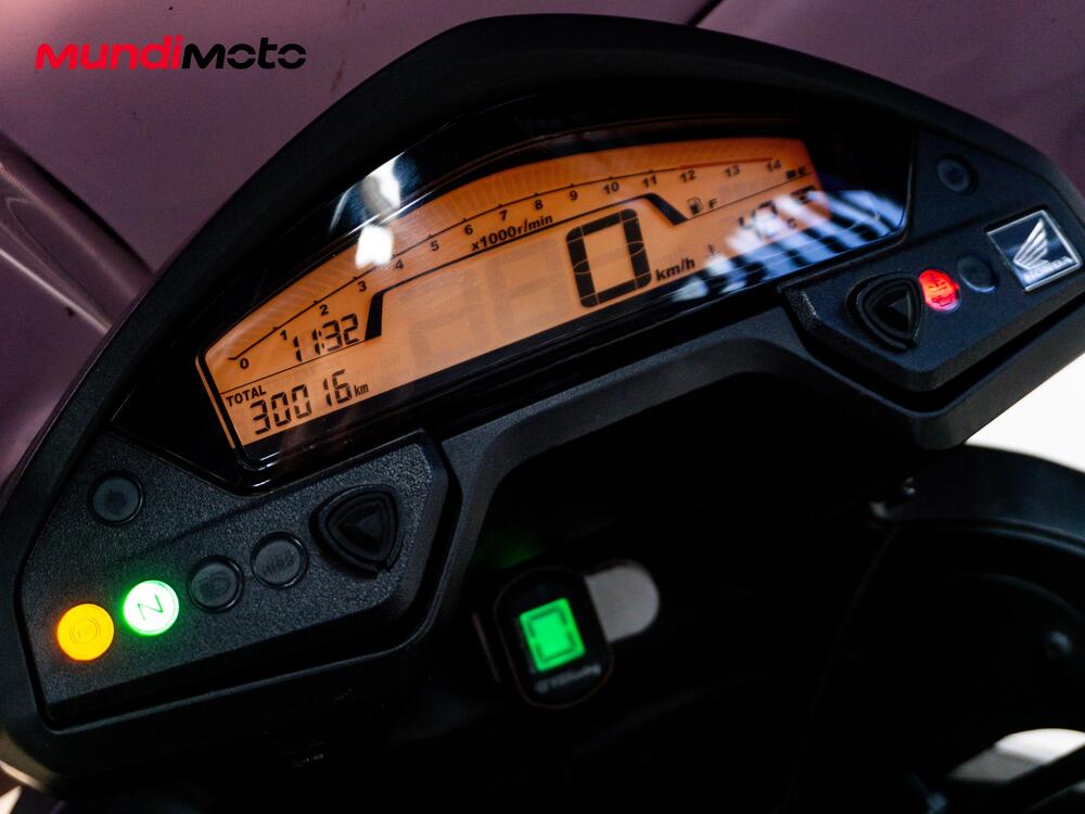 Honda VFR 800 (2002 - 05) (11)