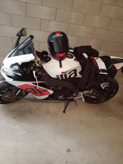 Aprilia RSV4 R (2009 - 12) usata