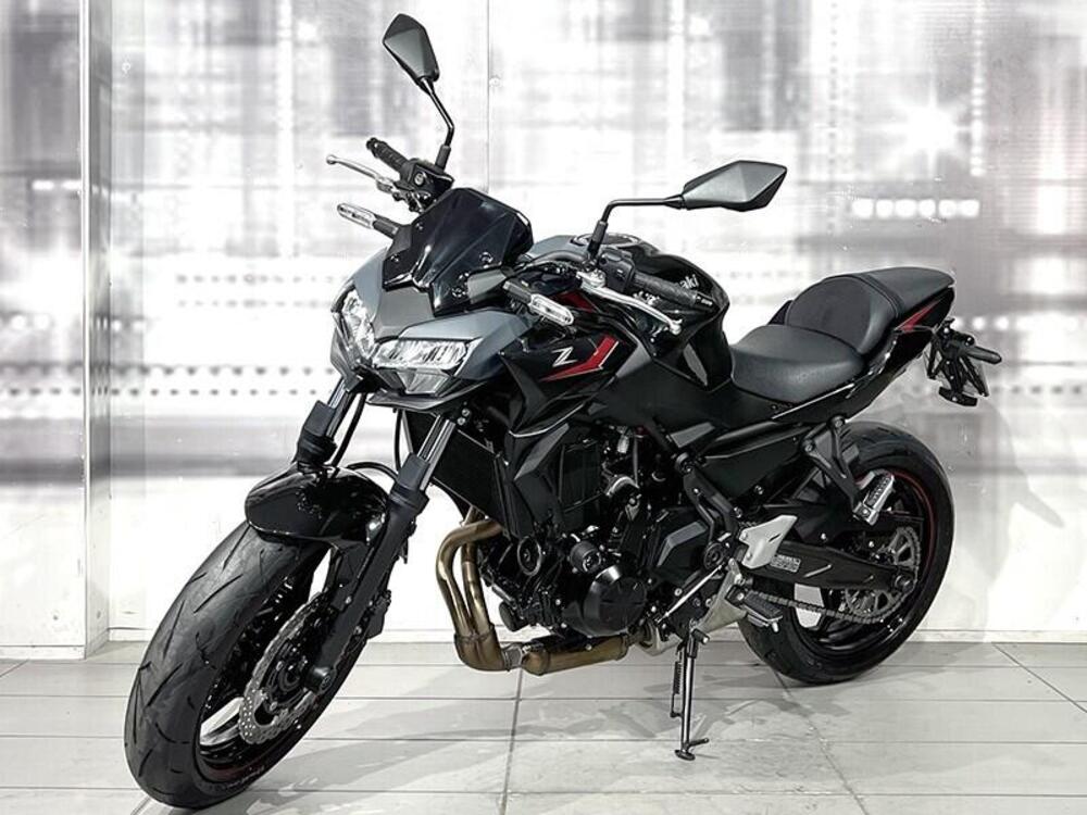 Kawasaki Z 650 (2025 - 26) (7)