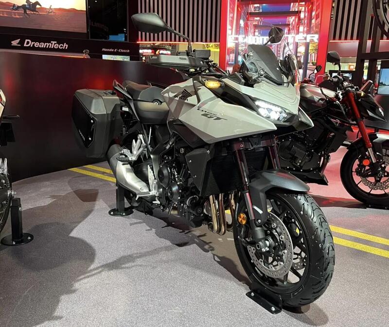 CB1000 GT: la crossover Honda da 150 CV [VIDEO]